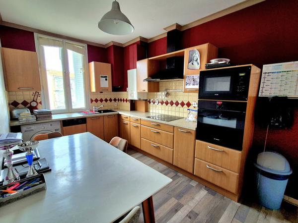 Appartement T4 dernier étage avec parking Alès (30100)