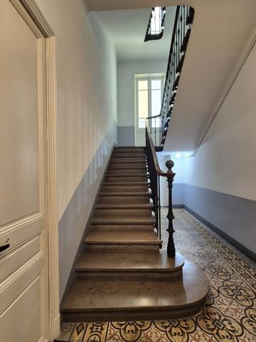 Appartement T4 dernier étage avec parking Alès (30100)