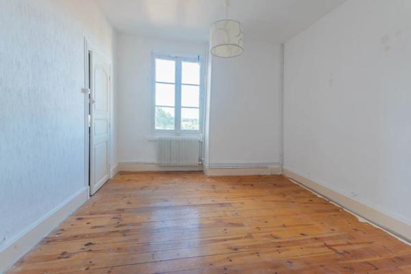 Vente Immeuble 11 pièces 182 m2 à Thiers