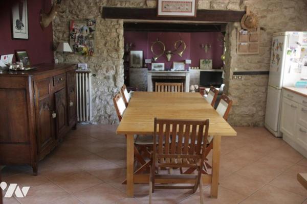 SENLIS maison ancienne F6