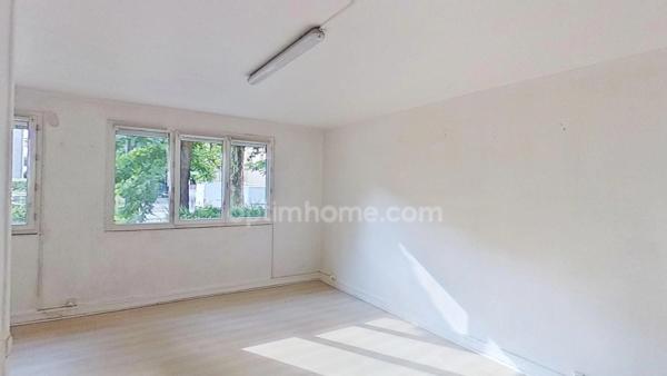 MAISONS-ALFORT Centre – Appartement de 67 m² avec 2/3 CHAMBRES, parking et cave - à 10 minutes du RER D