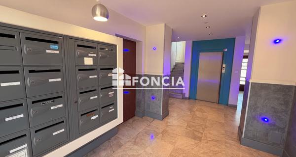 Location Local commercial 2 pièces 26.84 m² - Bourgoin-jallieu 38300