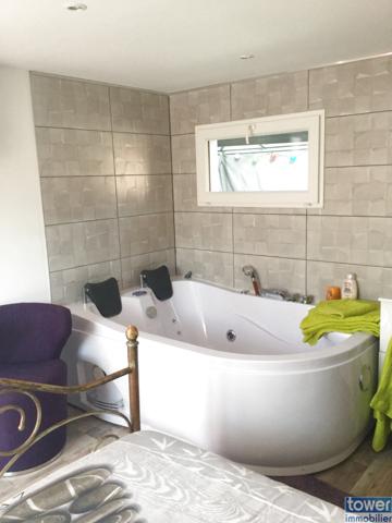 Chalet spacieux rénové dans parc de loisirs 5 étoiles