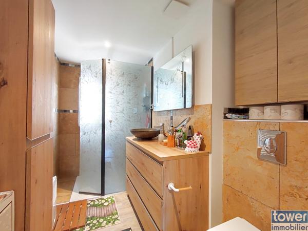 Chalet spacieux rénové dans parc de loisirs 5 étoiles