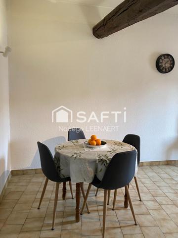 AGDE- Charmant T3 lumineux au cœur du centre historique d’Agde, dernier étage, charme de l’ancien et ambiance chaleureuse