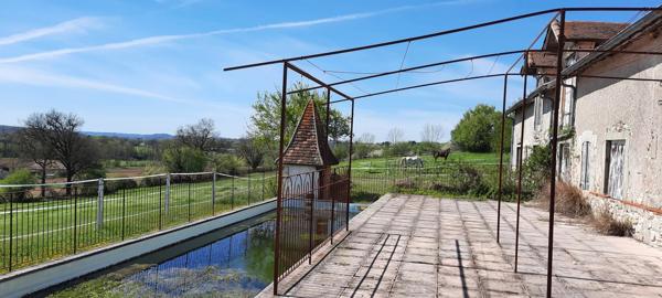 Belle grange avec CU dans un cadre paisible