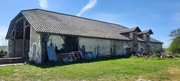 Belle grange avec CU dans un cadre paisible
