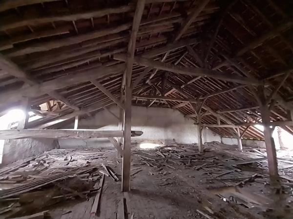 Belle grange avec CU dans un cadre paisible