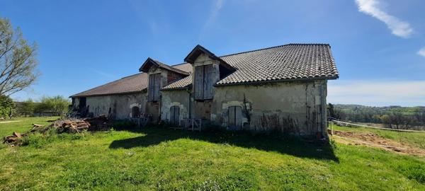 Belle grange avec CU dans un cadre paisible