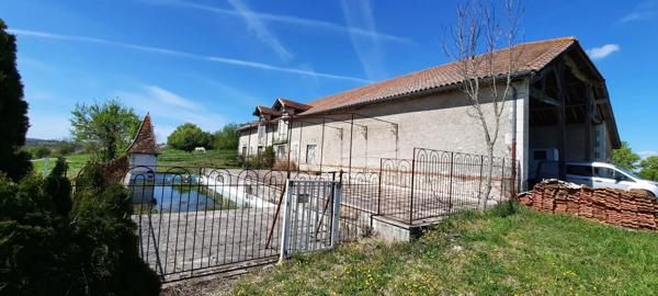 Belle grange avec CU dans un cadre paisible