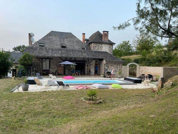 Maison à vendre |  Uzerche |  6 pièces | 211 m²