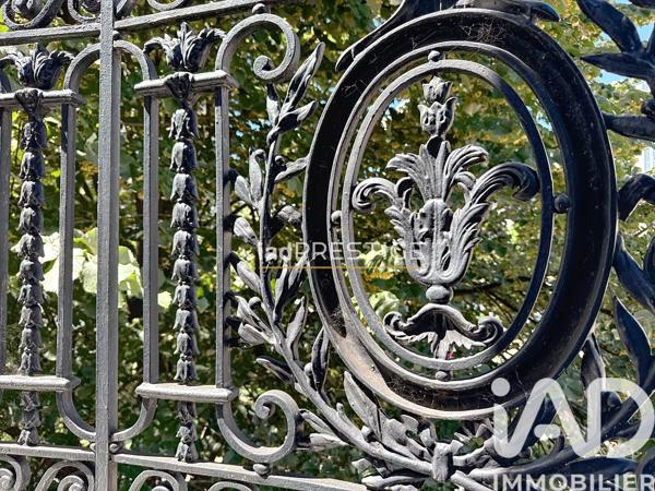 Appartement à vendre 5 pièces 104 m² Suresnes