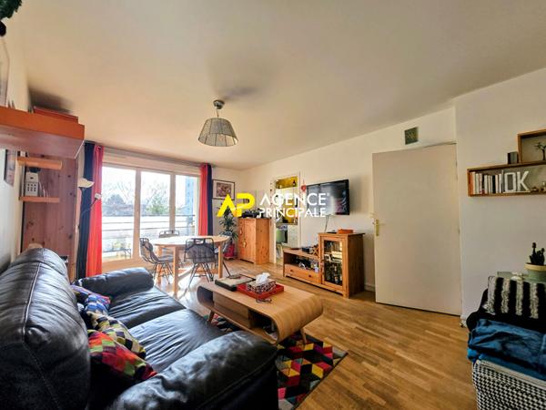 Appartement 4 pièces, 3 chambres avec balcon, box et parking en centre ville d'ARGENTEUIL €239 000 ** - Référence 4534