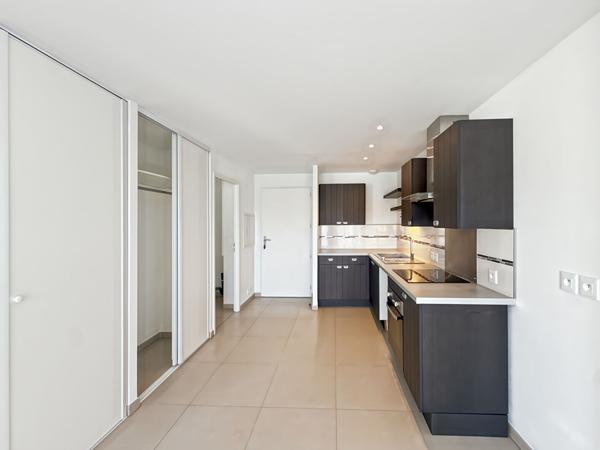 Appartement à louer 990 € CC Marseille 2 p 40 m² DPE A