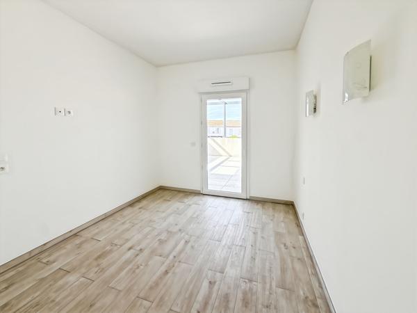 Appartement à louer 990 € CC Marseille 2 p 40 m² DPE A