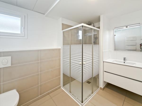 Appartement à louer 990 € CC Marseille 2 p 40 m² DPE A