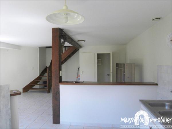 Location Appartement en duplex - 3 pièces - 73m² - SEGONZAC Centre-ville