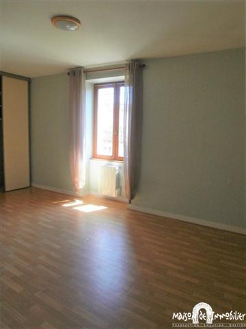 Location Appartement en duplex - 3 pièces - 73m² - SEGONZAC Centre-ville