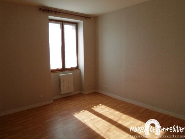 Location Appartement en duplex - 3 pièces - 73m² - SEGONZAC Centre-ville