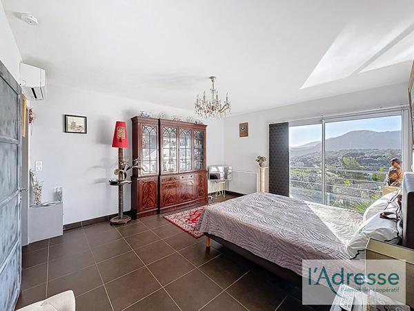 Villa 220 m² - Piscine - Vue mer - Grand terrain - AFA