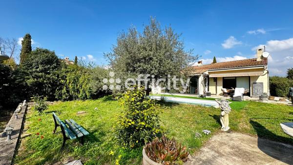 Maison
         5 pièces
        - 141 m² 699 000 € *