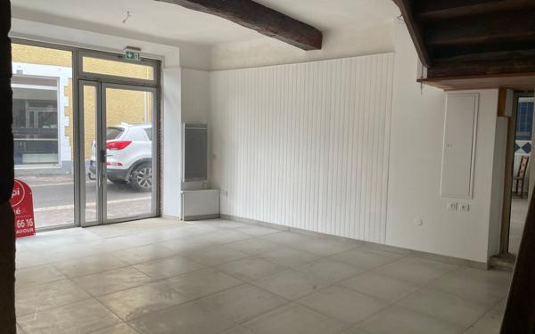 Immeuble à vendre    6 pièces •  Aire-sur-l'Adour