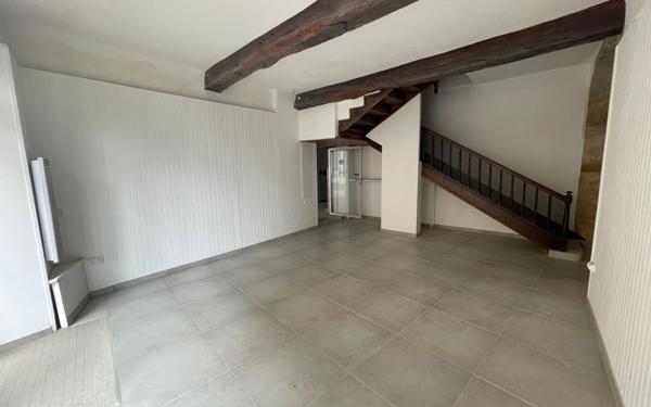 Immeuble à vendre    6 pièces •  Aire-sur-l'Adour