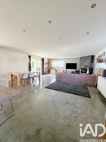 Maison à vendre 4 pièces 154 m² Chabeuil