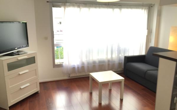 Appartement à louer    1 pièce • 26,73 m2 Paris 15