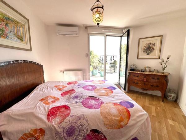 Appartement 4 pièces 96 m2 dernier étage avec magnifique terrasse de 52 m2 SAINT MAUR DES FOSSES (94)