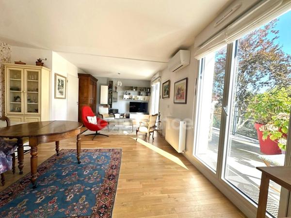 Appartement 4 pièces 96 m2 dernier étage avec magnifique terrasse de 52 m2 SAINT MAUR DES FOSSES (94)
