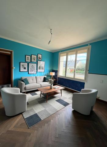 Venez découvrir en exclusivité cette maison évolutive de 70 m² avec un potentiel  de 135 m² ! Idéal investisseur ou grande famille

Au rez-de-chaussée : cuisine aménagée, salon-séjour, 2 chambres, salle d’eau et WC. À l’étage, accessible par escalier extérieur, un espace à aménager en 3 chambres supplémentaires, salle d’eau et WC.

Les devis sont déjà réalisés. Les travaux peuvent démarrer rapidement ,parfait pour loger une grande famille, ou pour un investisseur souhaitant accueillir des travailleurs détachés et générer des revenus locatifs dès la fin du chantier.

Sur demande : plans, devis, simulation de loyers, projections travaux.

Contactez-moi pour organiser une visite .