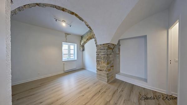 Appartement duplex type maison de village à vendre 4 pièces TREVOUX (01)