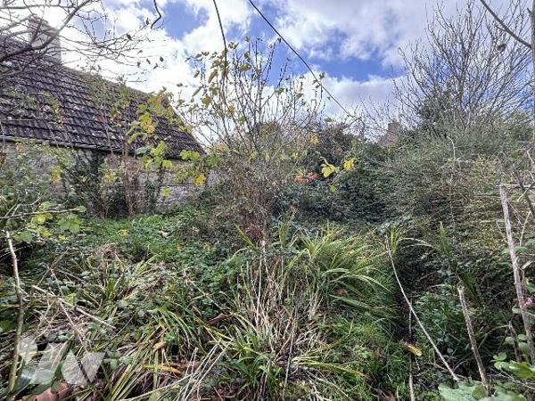 MAISON À RÉNOVER - LES PIEUX