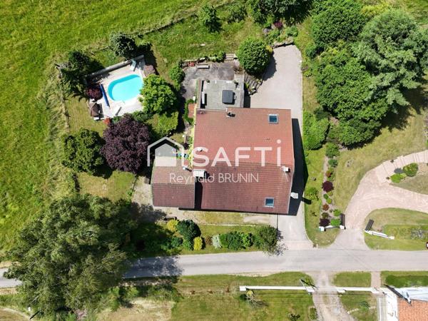 Demeure en pierres avec piscine proche d’Épinal