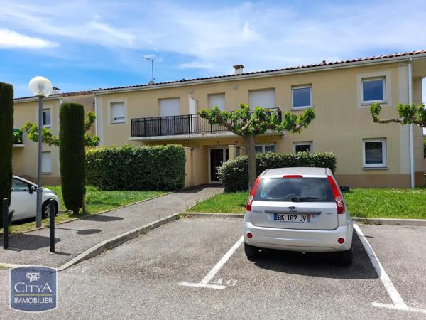 Appartement à louer 2 pièces 48.56m² Pont-Saint-Esprit (30130)