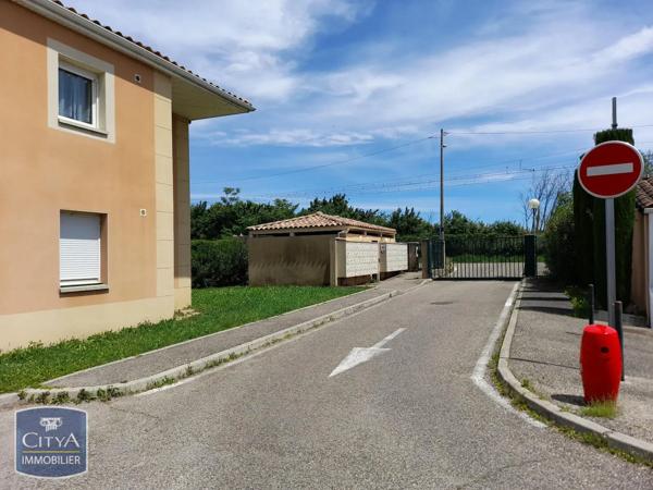 Appartement à louer 2 pièces 48.56m² Pont-Saint-Esprit (30130)