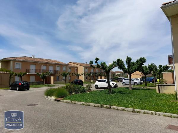 Appartement à louer 2 pièces 48.56m² Pont-Saint-Esprit (30130)