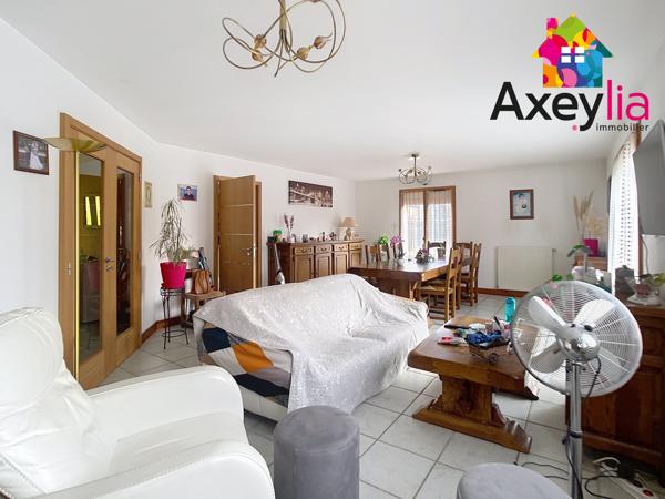 Riorges (42153) A VENDRE - RIORGES - MAISON DE PLAIN-PIED AVEC QUATRE CHAMBRES, GARAGE, TERRAIN ET SPA DE NAGE