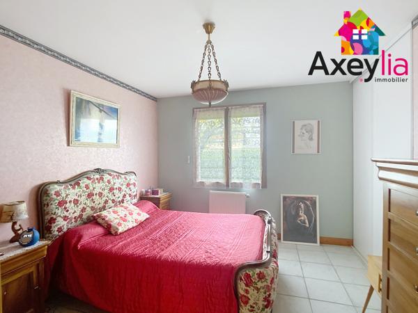 Riorges (42153) A VENDRE - RIORGES - MAISON DE PLAIN-PIED AVEC QUATRE CHAMBRES, GARAGE, TERRAIN ET SPA DE NAGE