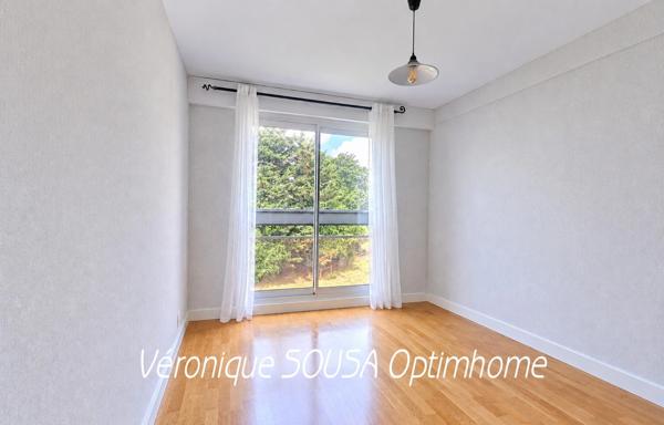 Appartement lumineux dans un environnement résidentiel