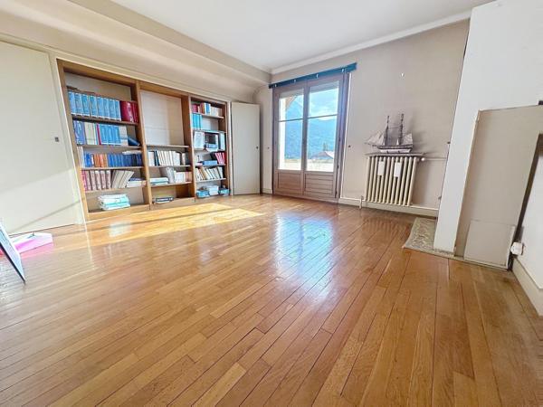 Surface, vue Môle, exposition