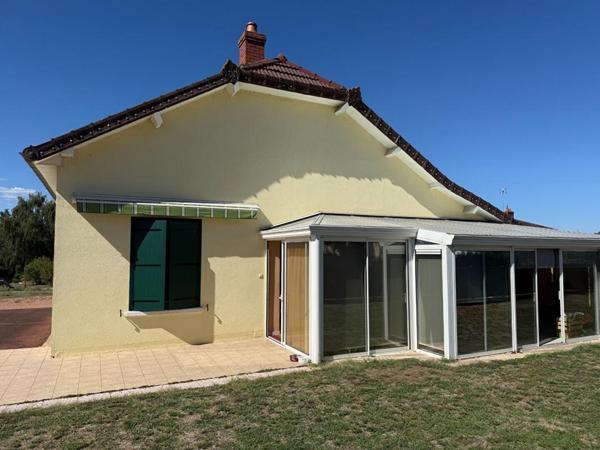 maison  4 pièces de plain-pied de 163m²  dans quartier calme et recherché