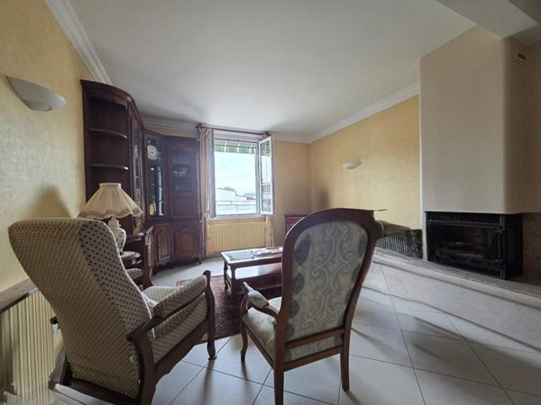 maison  4 pièces de plain-pied de 163m²  dans quartier calme et recherché