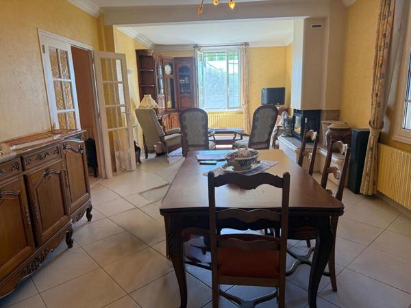 maison  4 pièces de plain-pied de 163m²  dans quartier calme et recherché