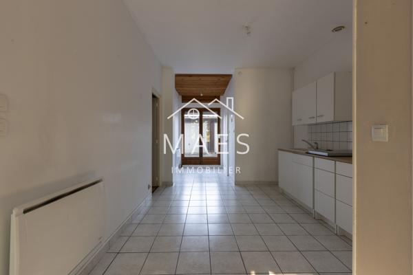 LOOS – IMMEUBLE DE RAPPORT – 5 APPARTEMENTS – 3 GARAGES