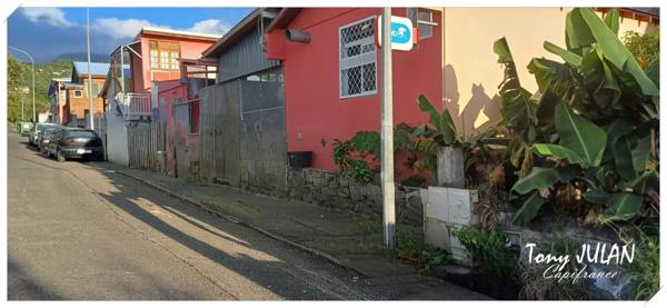 A VENDRE BATIMENT COMMERCIAL VIEUX HABITANTS (971)