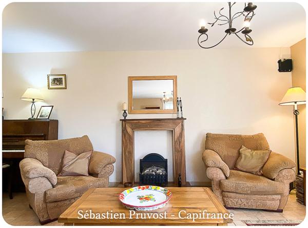 Maison à vendre 5 pièces SAINT PARDOUX LA RIVIERE (24), plain-pied 107m2, 3 chambres, deux garages, grand salon