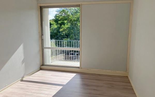 Appartement à vendre    4 pièces • 75,33 m2 Angoulême