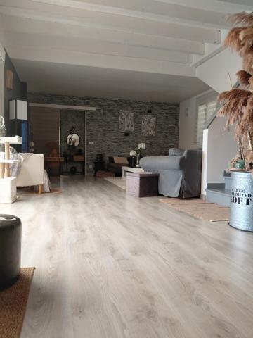 SUPERBE VILLA ATYPIQUE DE 210 M² HAB SUR 1296 M² DE TERRAIN